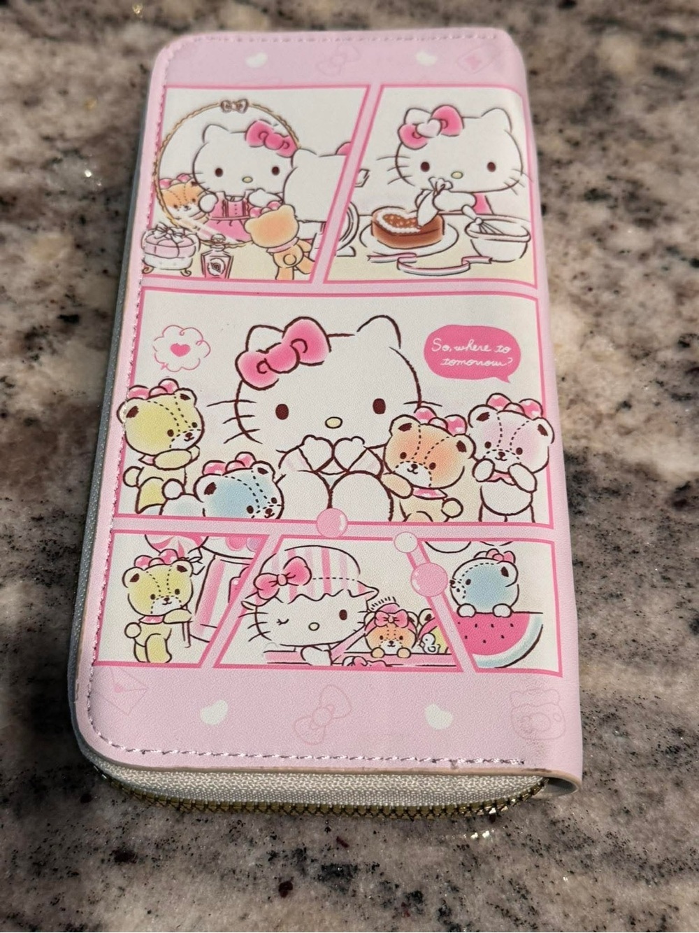 Hello Kitty Pink Zip-Around Wallet with Comic Panel Design - Picture 3 of 4
